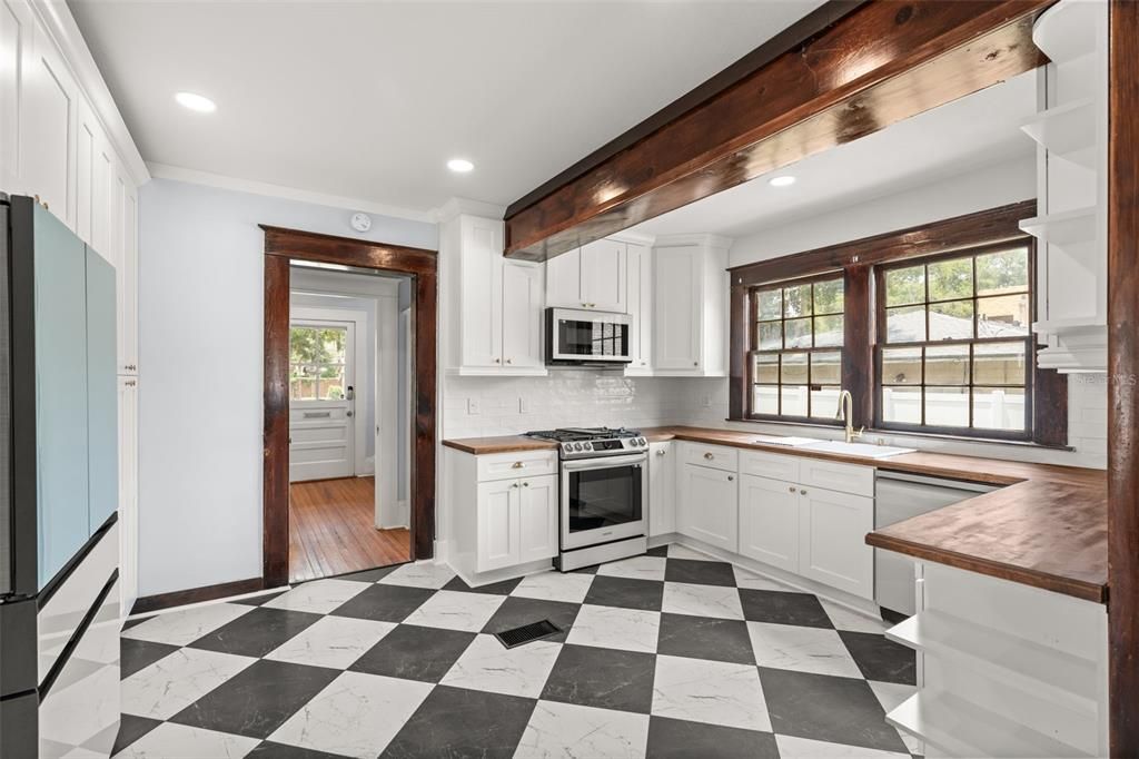 For Sale: $620,000 (4 beds, 3 baths, 2513 Square Feet)