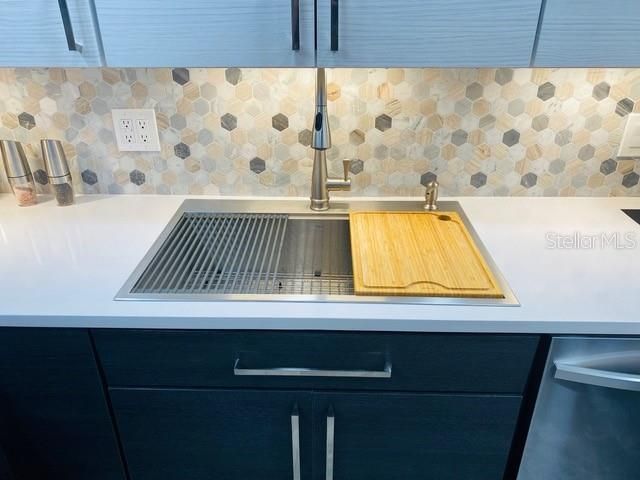 На продажу: $425,000 (2 спален, 2 ванн, 1700 Квадратных фут)