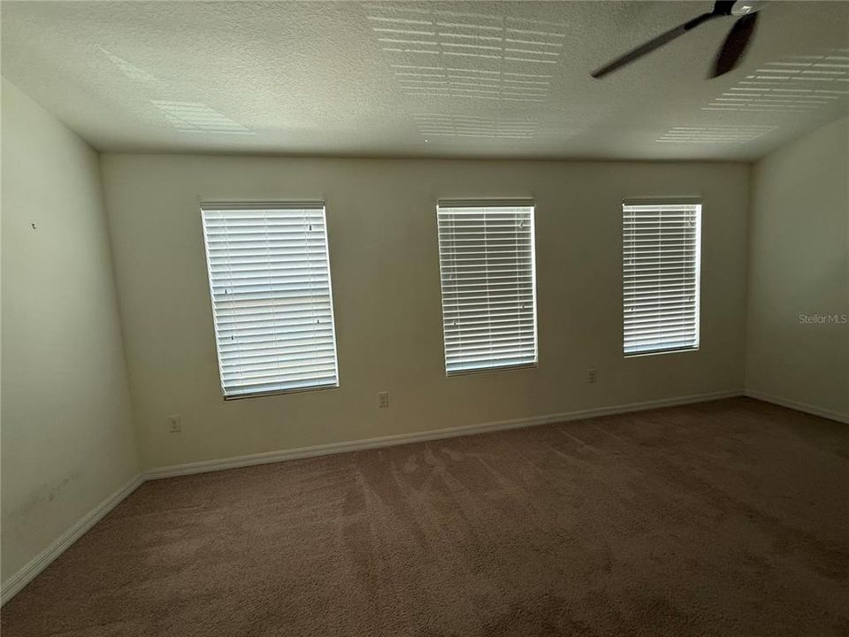 En Renta: $2,495 (3 camas, 2 baños, 1500 Pies cuadrados)
