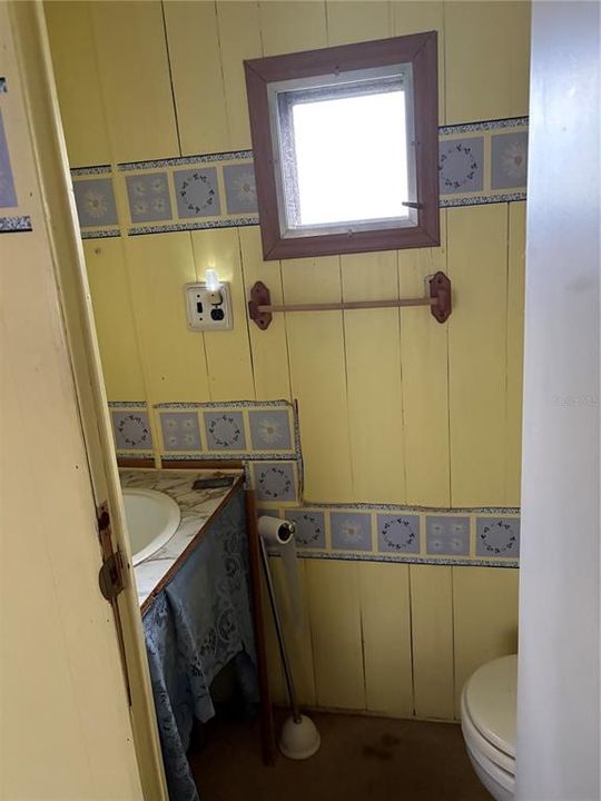 For Sale: $69,900 (2 beds, 1 baths, 648 Square Feet)