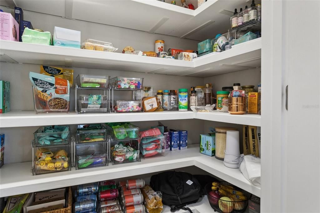 На продажу: $560,000 (5 спален, 3 ванн, 2937 Квадратных фут)