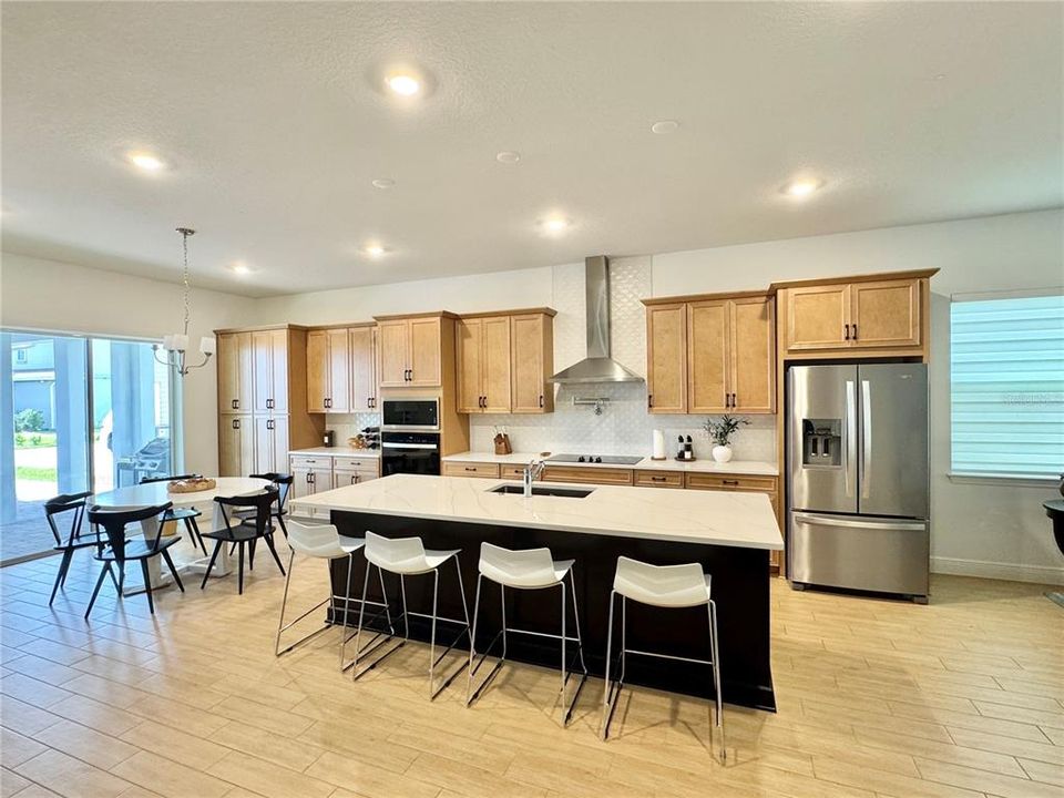For Rent: $5,500 (5 beds, 3 baths, 2980 Square Feet)
