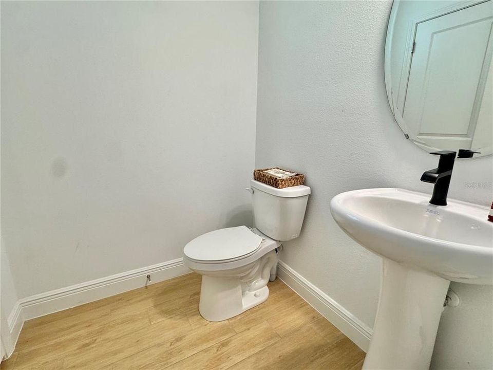 For Rent: $5,500 (5 beds, 3 baths, 2980 Square Feet)