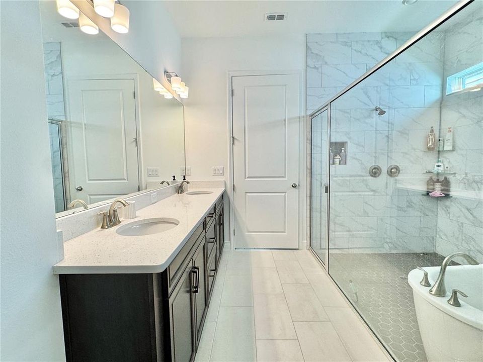 For Rent: $5,500 (5 beds, 3 baths, 2980 Square Feet)