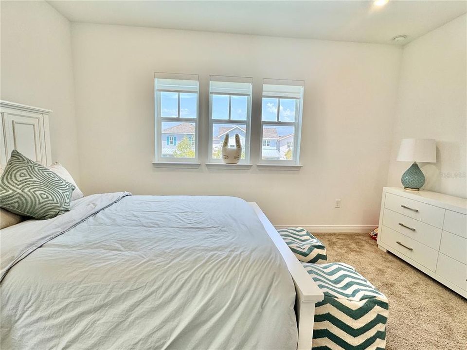 For Rent: $5,500 (5 beds, 3 baths, 2980 Square Feet)