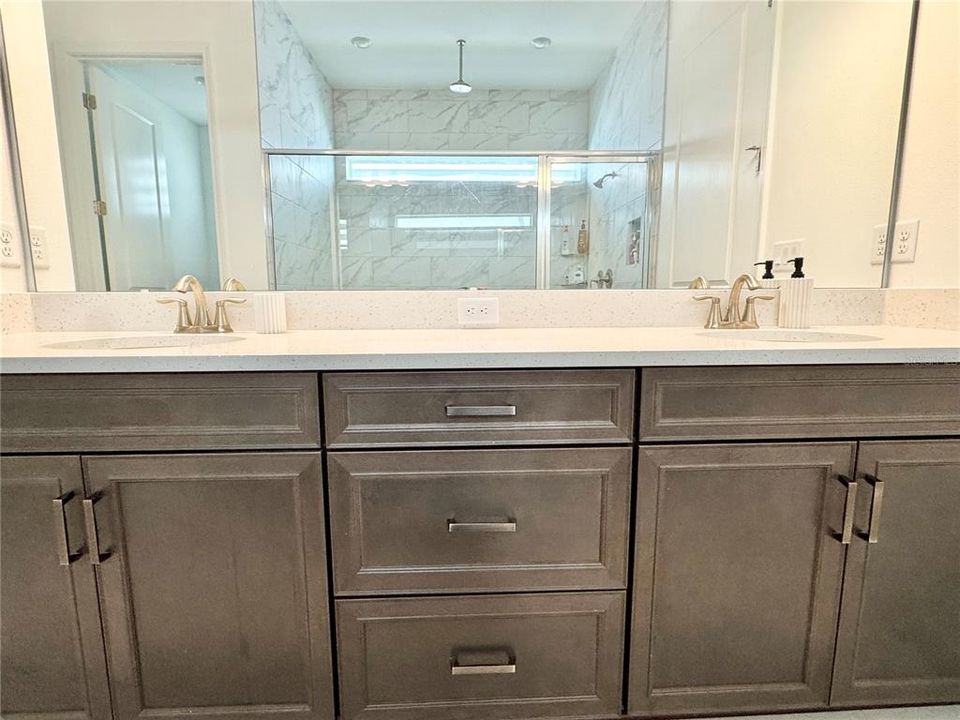 For Rent: $5,500 (5 beds, 3 baths, 2980 Square Feet)