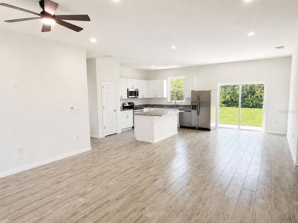 В аренду: $1,800 (3 спален, 2 ванн, 1400 Квадратных фут)