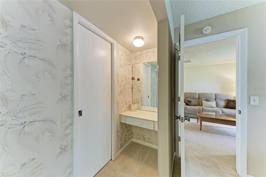 For Sale: $124,900 (2 beds, 2 baths, 947 Square Feet)