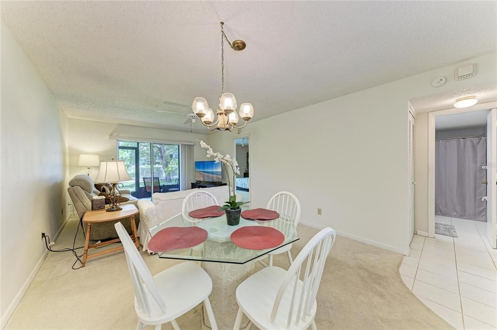 For Sale: $124,900 (2 beds, 2 baths, 947 Square Feet)