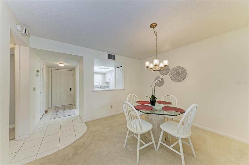 For Sale: $124,900 (2 beds, 2 baths, 947 Square Feet)
