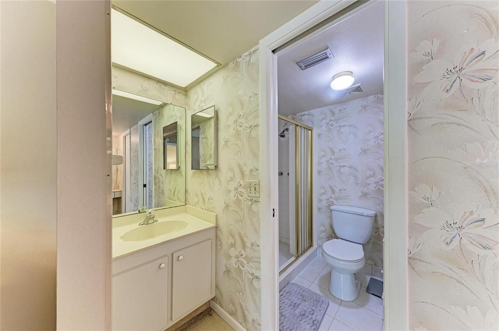For Sale: $124,900 (2 beds, 2 baths, 947 Square Feet)
