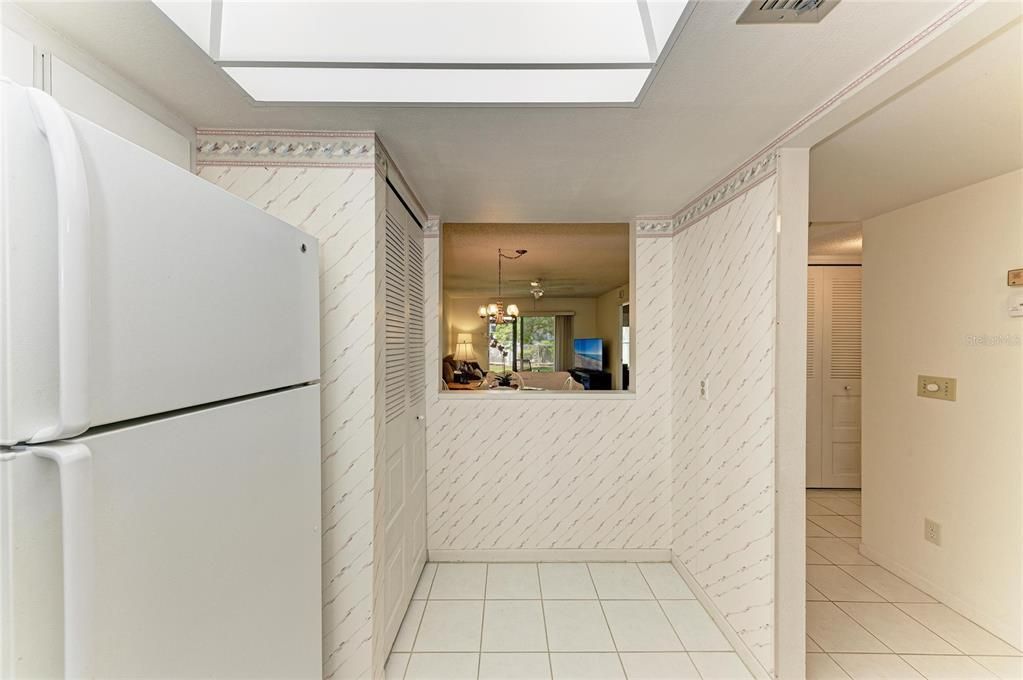 For Sale: $124,900 (2 beds, 2 baths, 947 Square Feet)