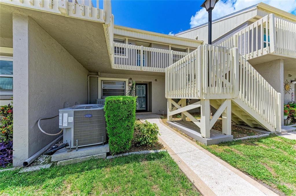 For Sale: $124,900 (2 beds, 2 baths, 947 Square Feet)