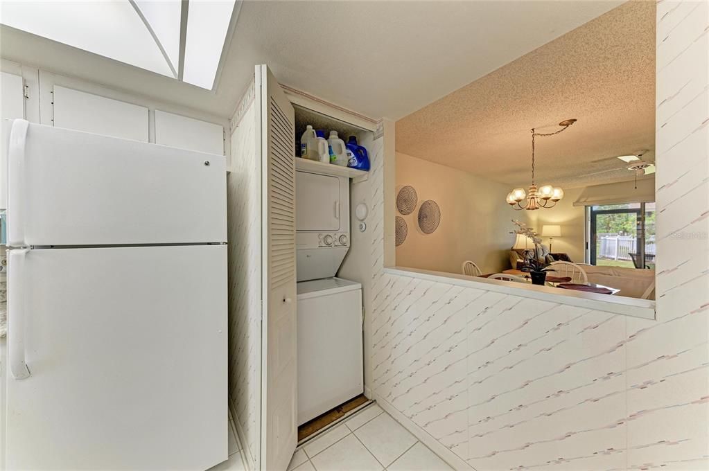 For Sale: $124,900 (2 beds, 2 baths, 947 Square Feet)