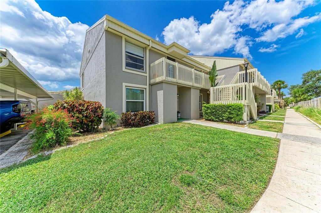 For Sale: $124,900 (2 beds, 2 baths, 947 Square Feet)