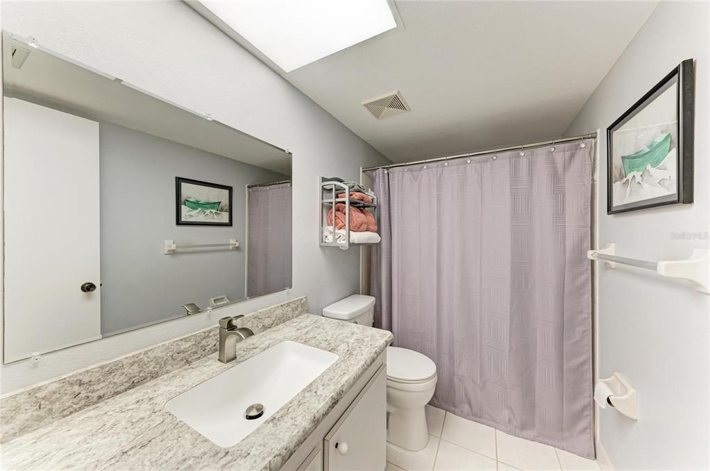 For Sale: $124,900 (2 beds, 2 baths, 947 Square Feet)