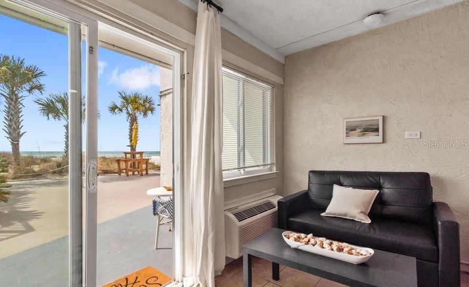 Recently Sold: $239,000 (1 beds, 1 baths, 317 Square Feet)