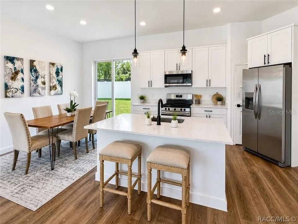 For Rent: $2,200 (4 beds, 3 baths, 1771 Square Feet)