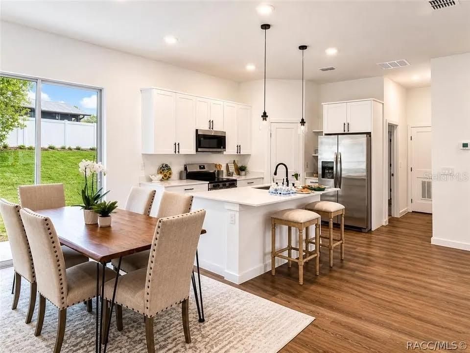 For Rent: $2,200 (4 beds, 3 baths, 1771 Square Feet)