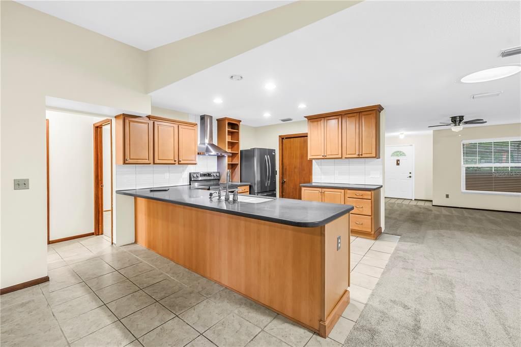 На продажу: $499,000 (3 спален, 2 ванн, 2008 Квадратных фут)