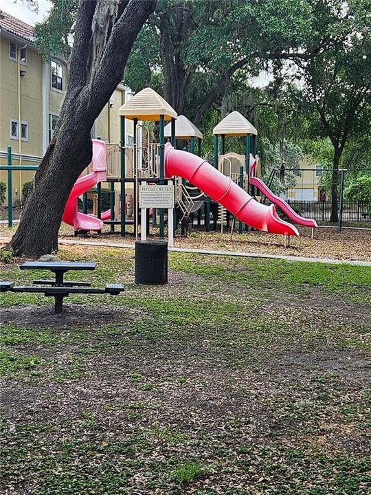 В аренду: $2,400 (4 спален, 2 ванн, 1372 Квадратных фут)