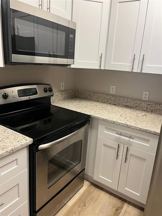 For Rent: $1,400 (1 beds, 1 baths, 945 Square Feet)
