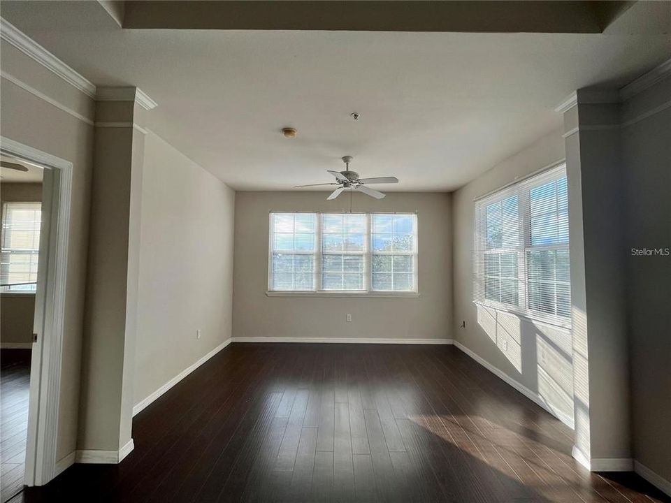 For Rent: $1,400 (1 beds, 1 baths, 945 Square Feet)