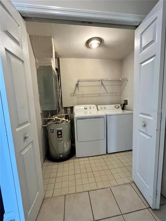 For Rent: $1,400 (1 beds, 1 baths, 945 Square Feet)