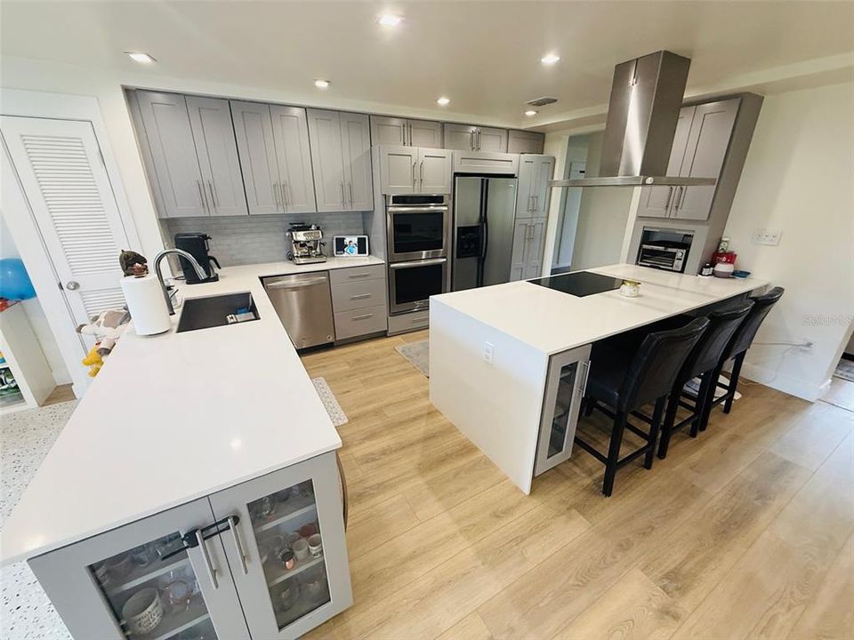 En Venta: $549,000 (3 camas, 2 baños, 1923 Pies cuadrados)