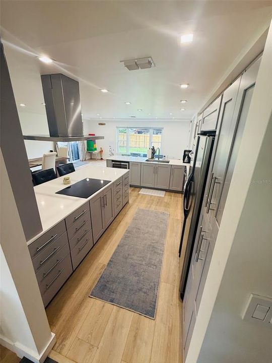 En Venta: $549,000 (3 camas, 2 baños, 1923 Pies cuadrados)