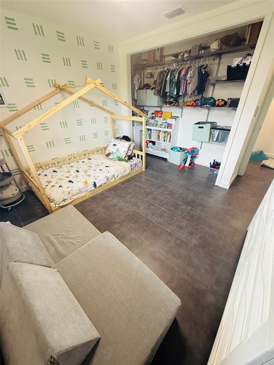 En Venta: $549,000 (3 camas, 2 baños, 1923 Pies cuadrados)