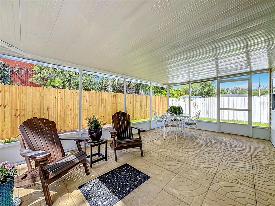 En Venta: $320,000 (3 camas, 2 baños, 1304 Pies cuadrados)