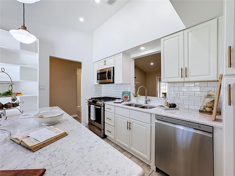 En Venta: $320,000 (3 camas, 2 baños, 1304 Pies cuadrados)
