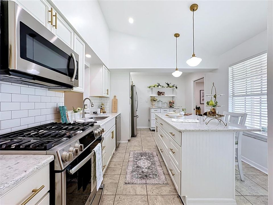 En Venta: $320,000 (3 camas, 2 baños, 1304 Pies cuadrados)