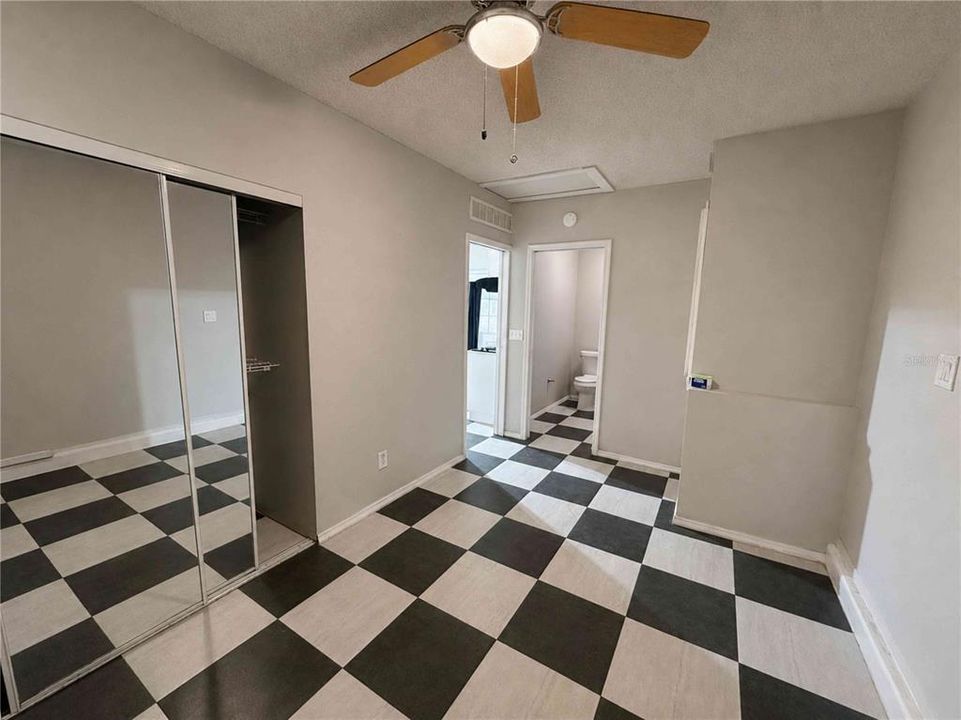 For Rent: $1,200 (1 beds, 1 baths, 800 Square Feet)