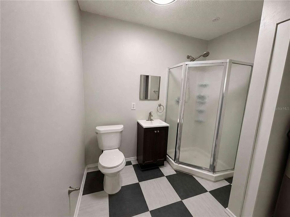 For Rent: $1,200 (1 beds, 1 baths, 800 Square Feet)