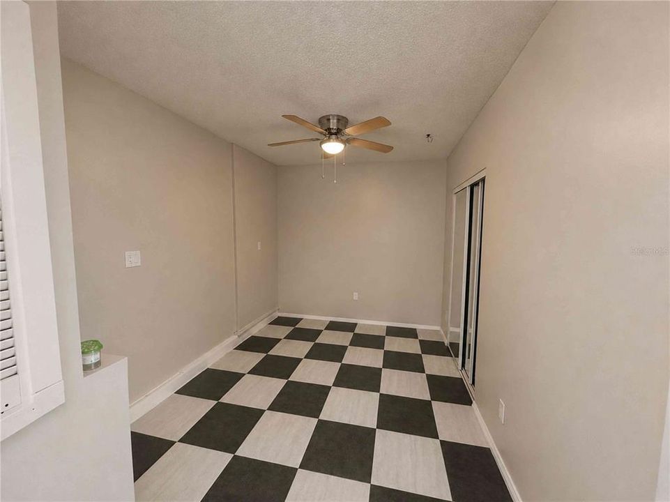 For Rent: $1,200 (1 beds, 1 baths, 800 Square Feet)
