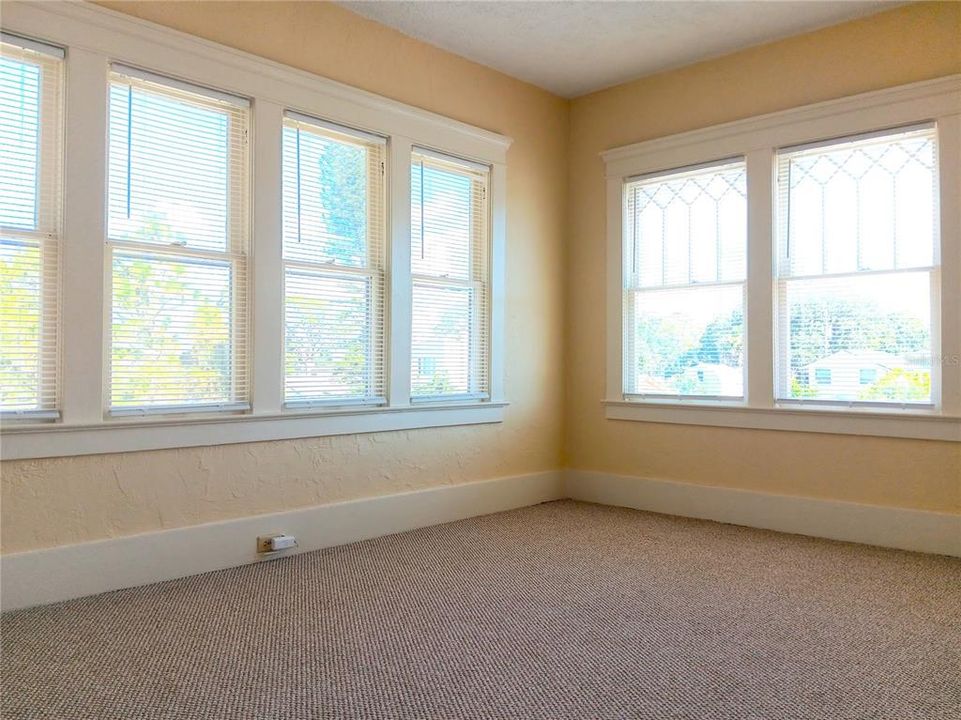 В аренду: $2,275 (3 спален, 2 ванн, 1620 Квадратных фут)