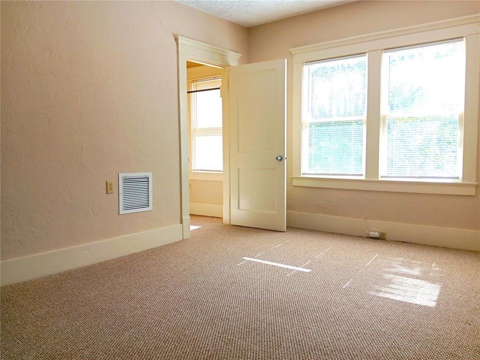 В аренду: $2,275 (3 спален, 2 ванн, 1620 Квадратных фут)