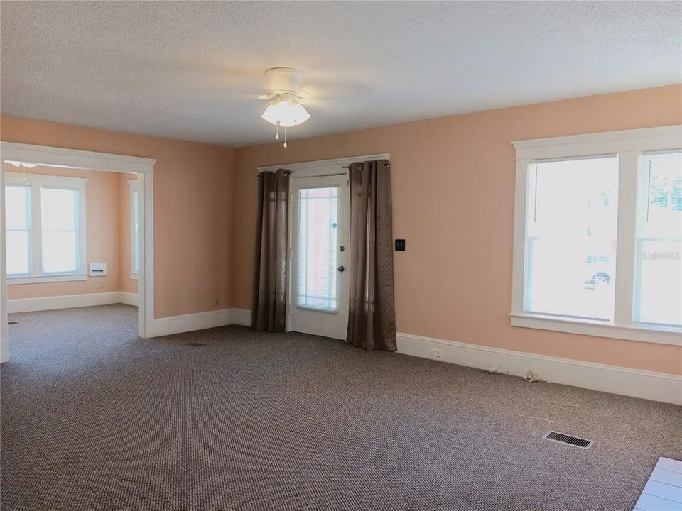 В аренду: $2,275 (3 спален, 2 ванн, 1620 Квадратных фут)