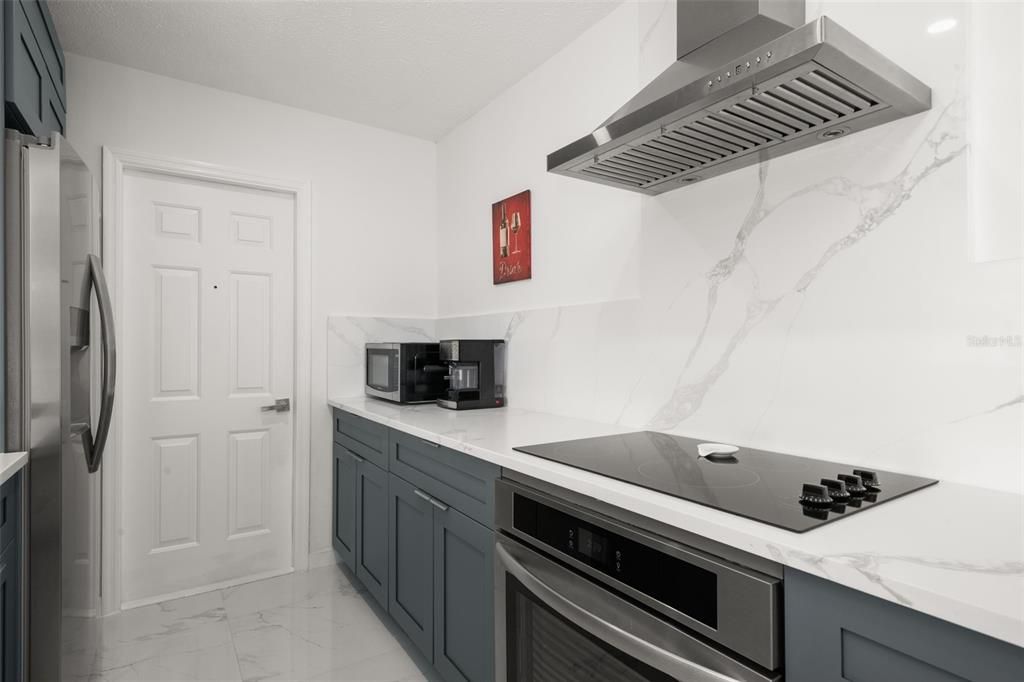 For Sale: $279,500 (2 beds, 2 baths, 1000 Square Feet)