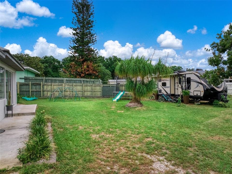 For Sale: $279,500 (2 beds, 2 baths, 1000 Square Feet)