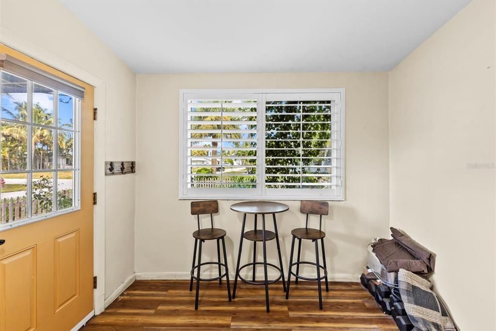 En Venta: $490,000 (2 camas, 2 baños, 904 Pies cuadrados)