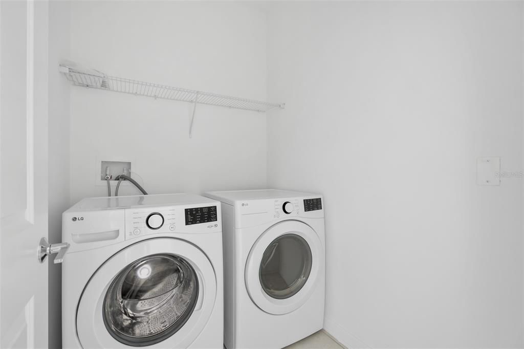 En Venta: $379,000 (4 camas, 2 baños, 1843 Pies cuadrados)