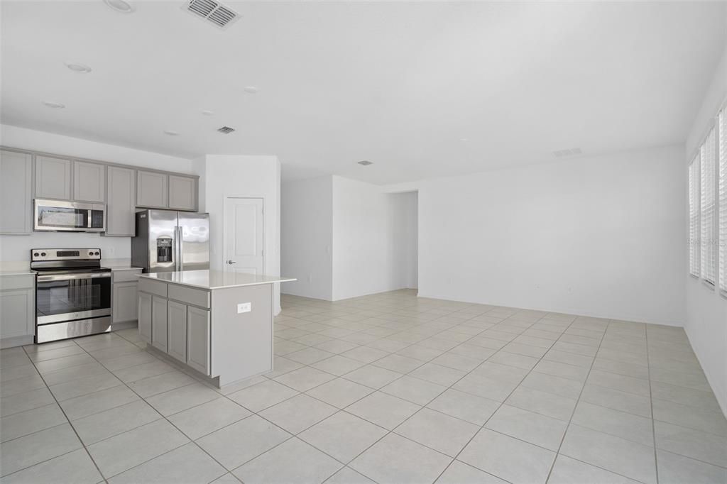 En Venta: $379,000 (4 camas, 2 baños, 1843 Pies cuadrados)