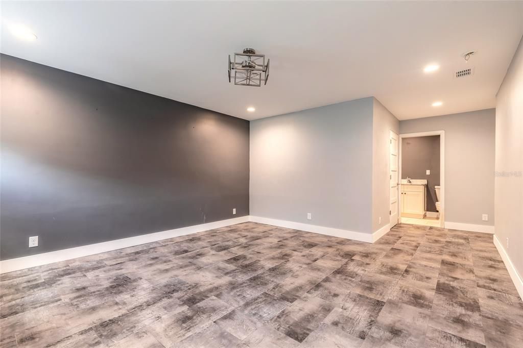 En Venta: $877,690 (4 camas, 4 baños, 5600 Pies cuadrados)