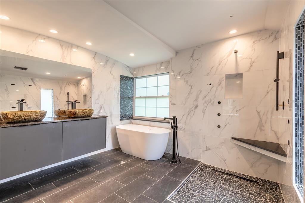 En Venta: $877,690 (4 camas, 4 baños, 5600 Pies cuadrados)