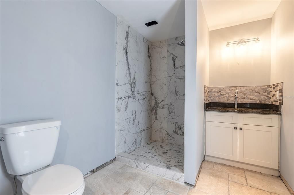 En Venta: $877,690 (4 camas, 4 baños, 5600 Pies cuadrados)