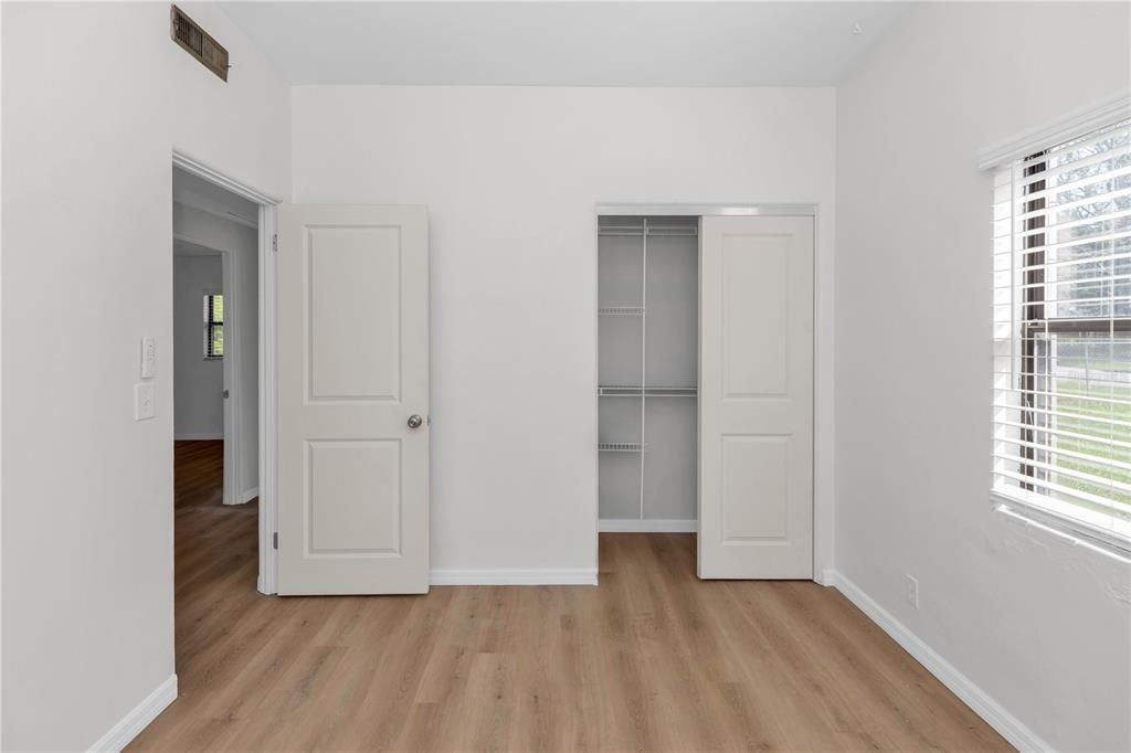 На продажу: $259,900 (3 спален, 2 ванн, 1026 Квадратных фут)