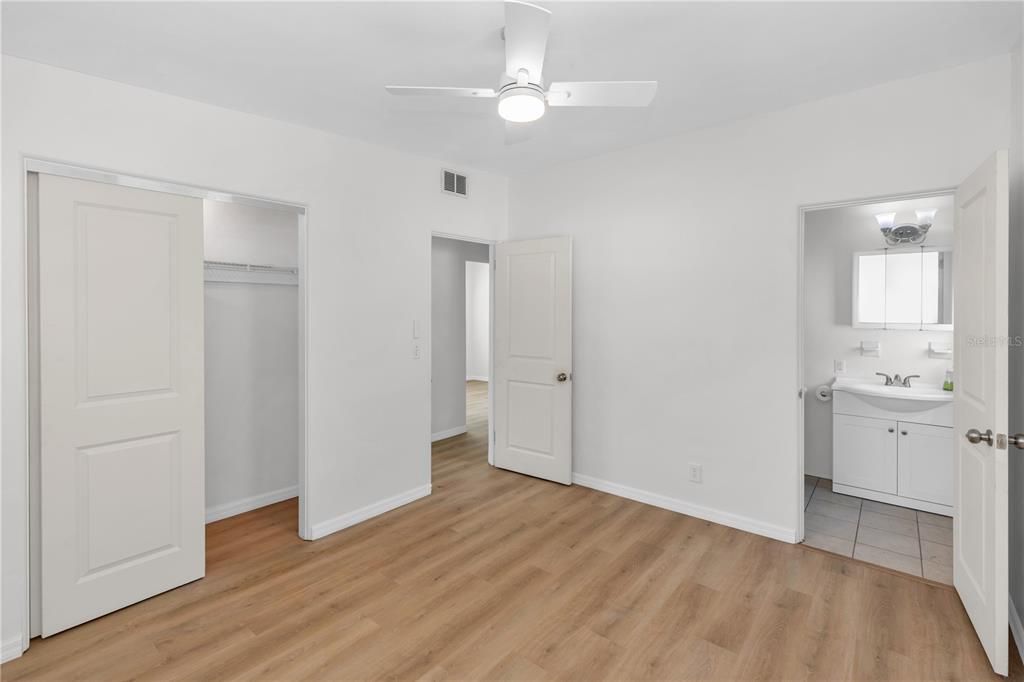 На продажу: $259,900 (3 спален, 2 ванн, 1026 Квадратных фут)